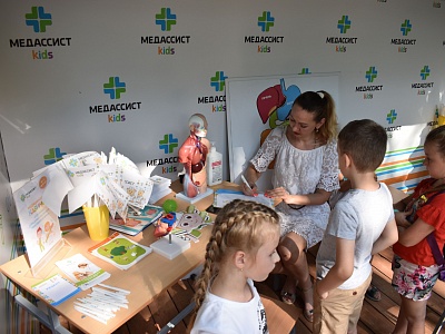 Игровой медицинский кабинет «Медассист Kids» на открытии «Парка профессий»